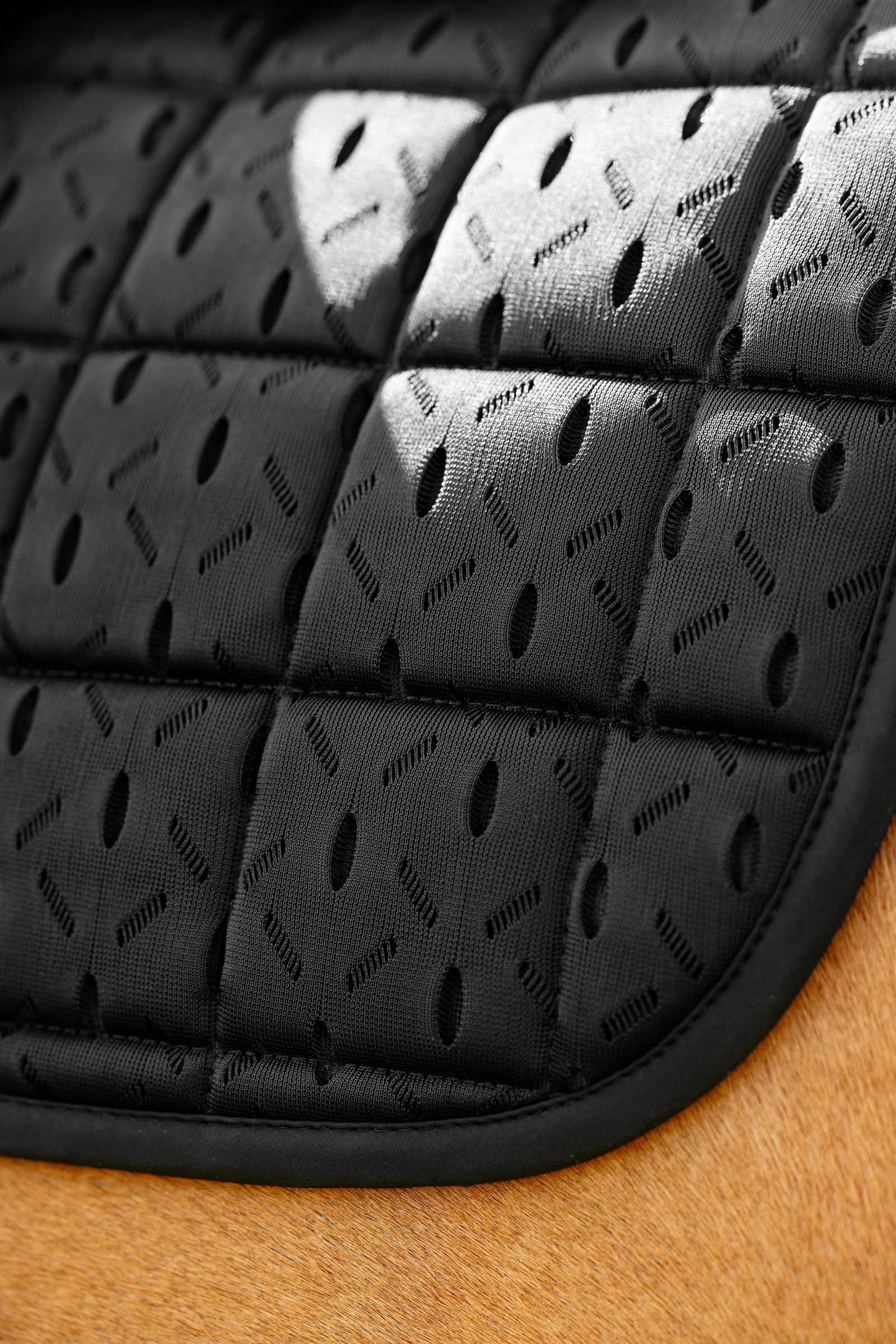 LeMieux 3D Mesh Self-Cool Eurojump Springzadeldek