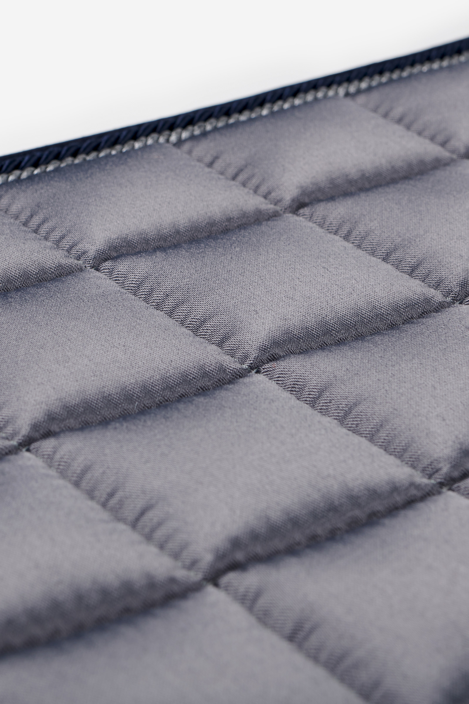 LeMieux Twillight Loire Classic Satin Close Contact springzadeldek