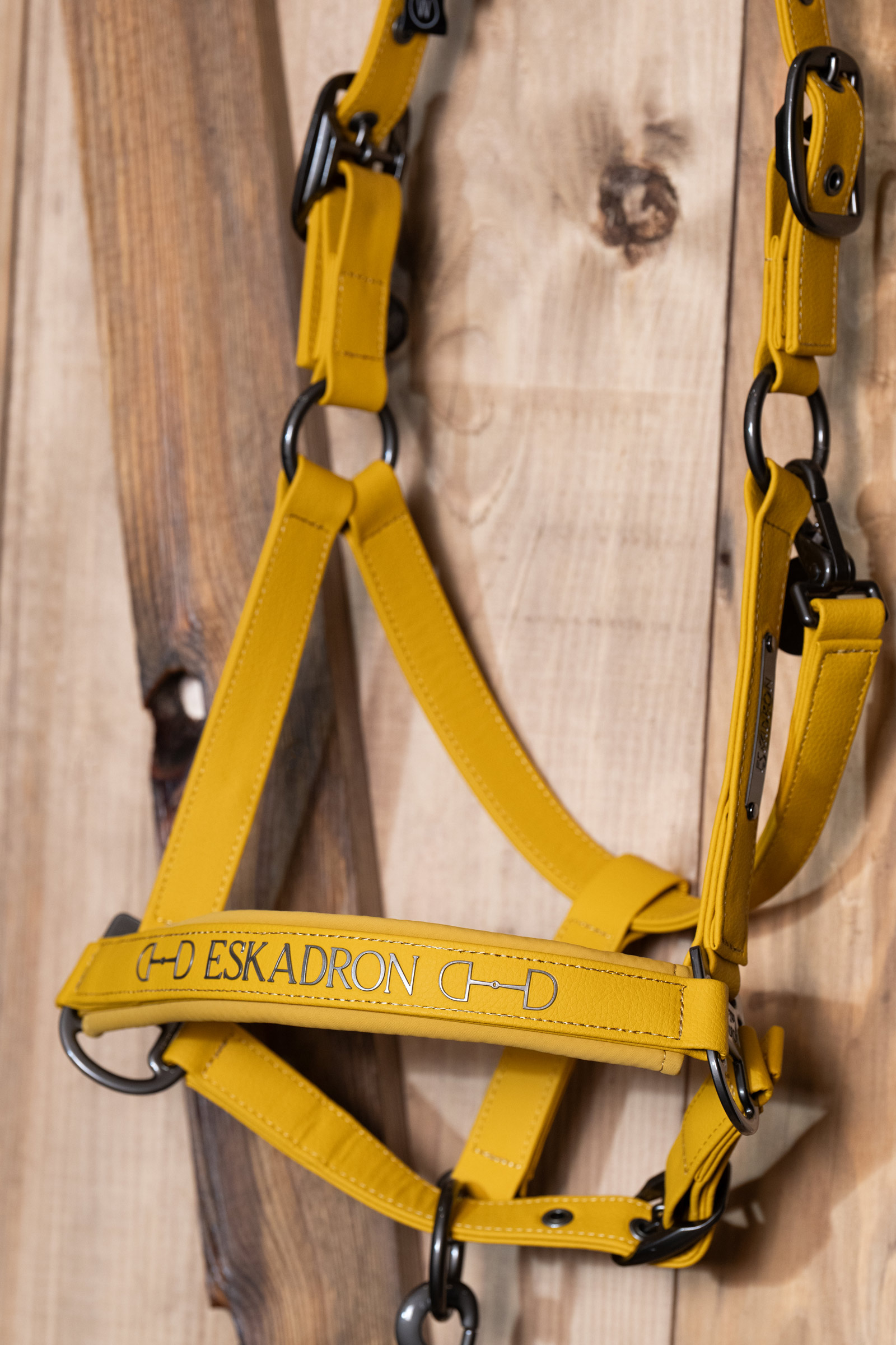 Eskadron Platinum 25 Dubbele pin halster van kunstleer