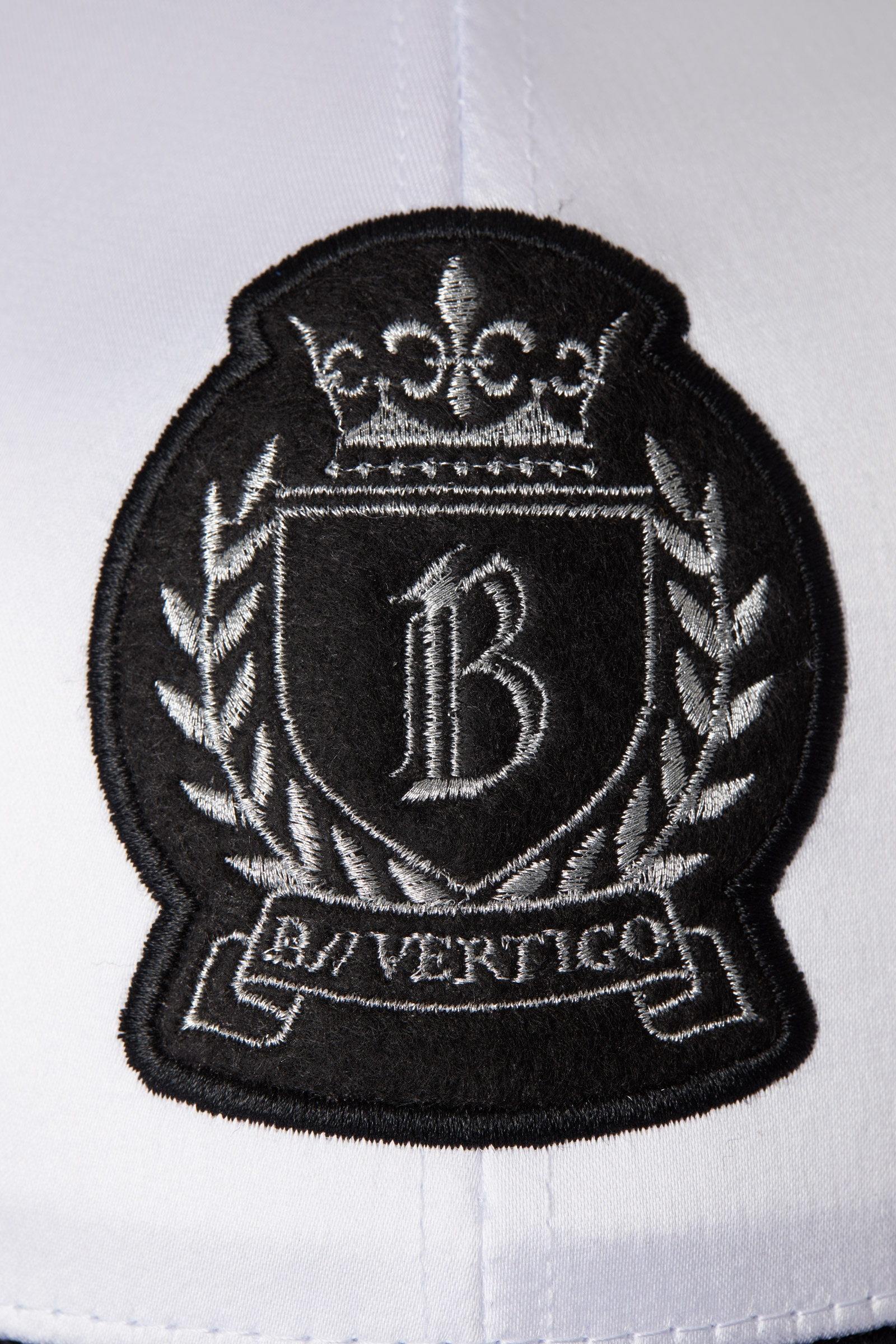 B Vertigo satijnen muts