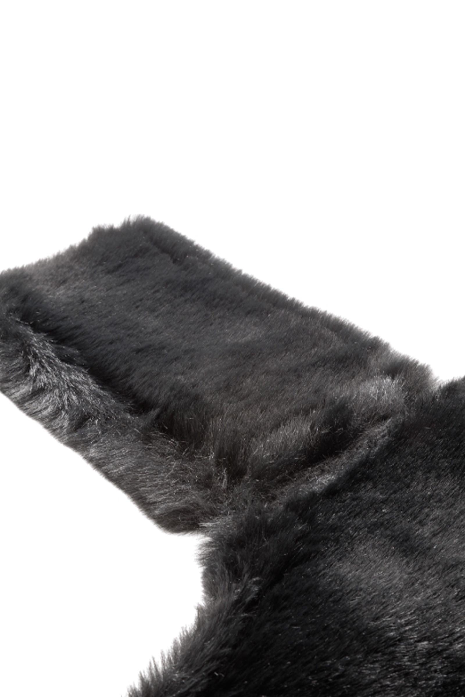 Kavalkade Gustav borstplaat-hoes van kunstvacht