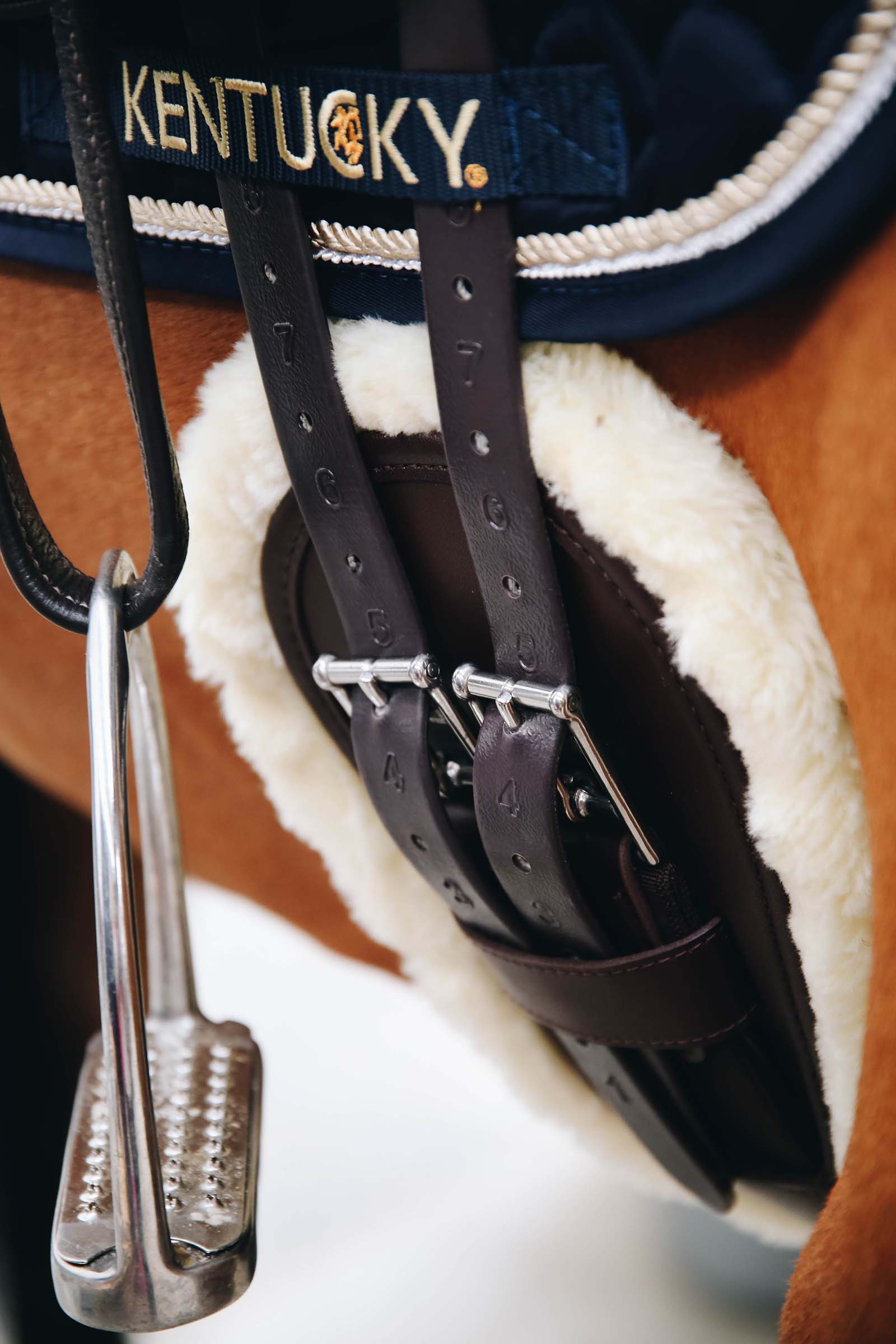 Kentucky Horsewear ANATOMISCHE SINGEL SHEEPSKIN COVER