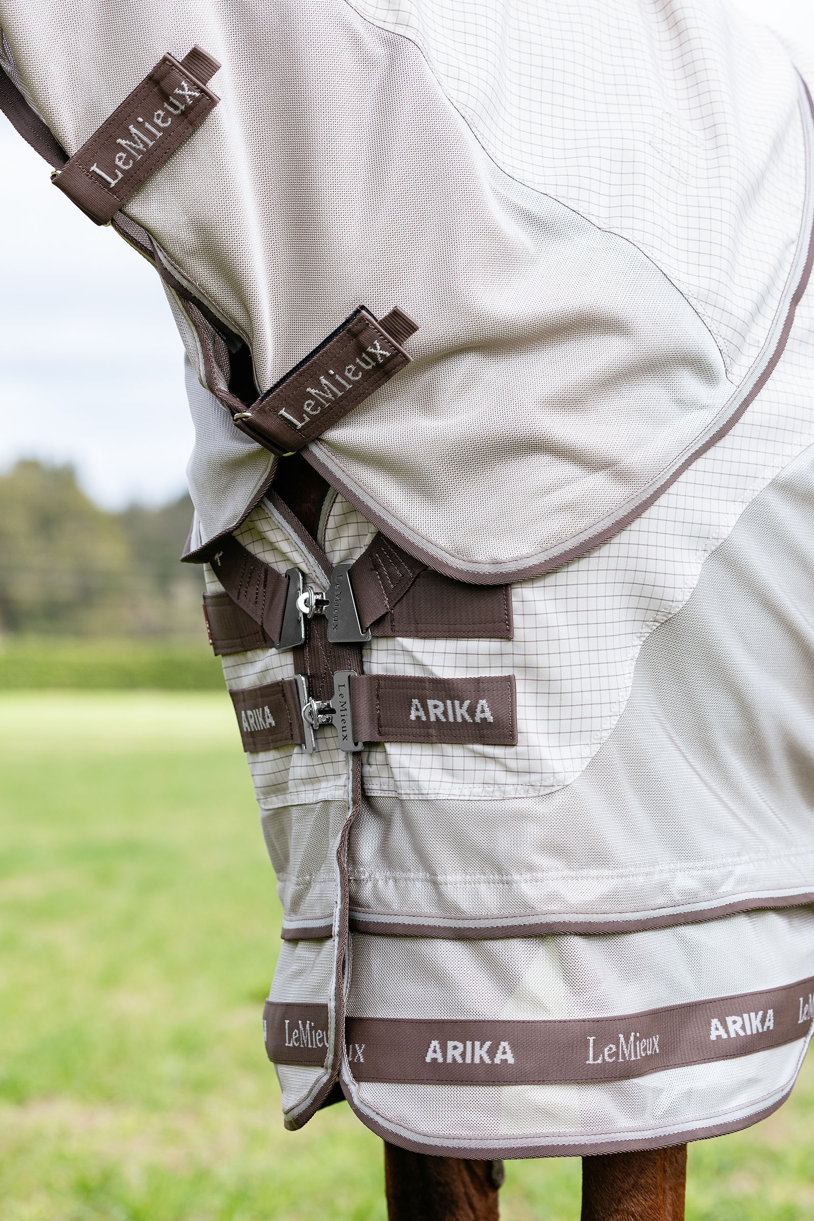 LeMieux Arika 450D Sunstopper outdoordeken met afneembaar halsstuk, 0 g