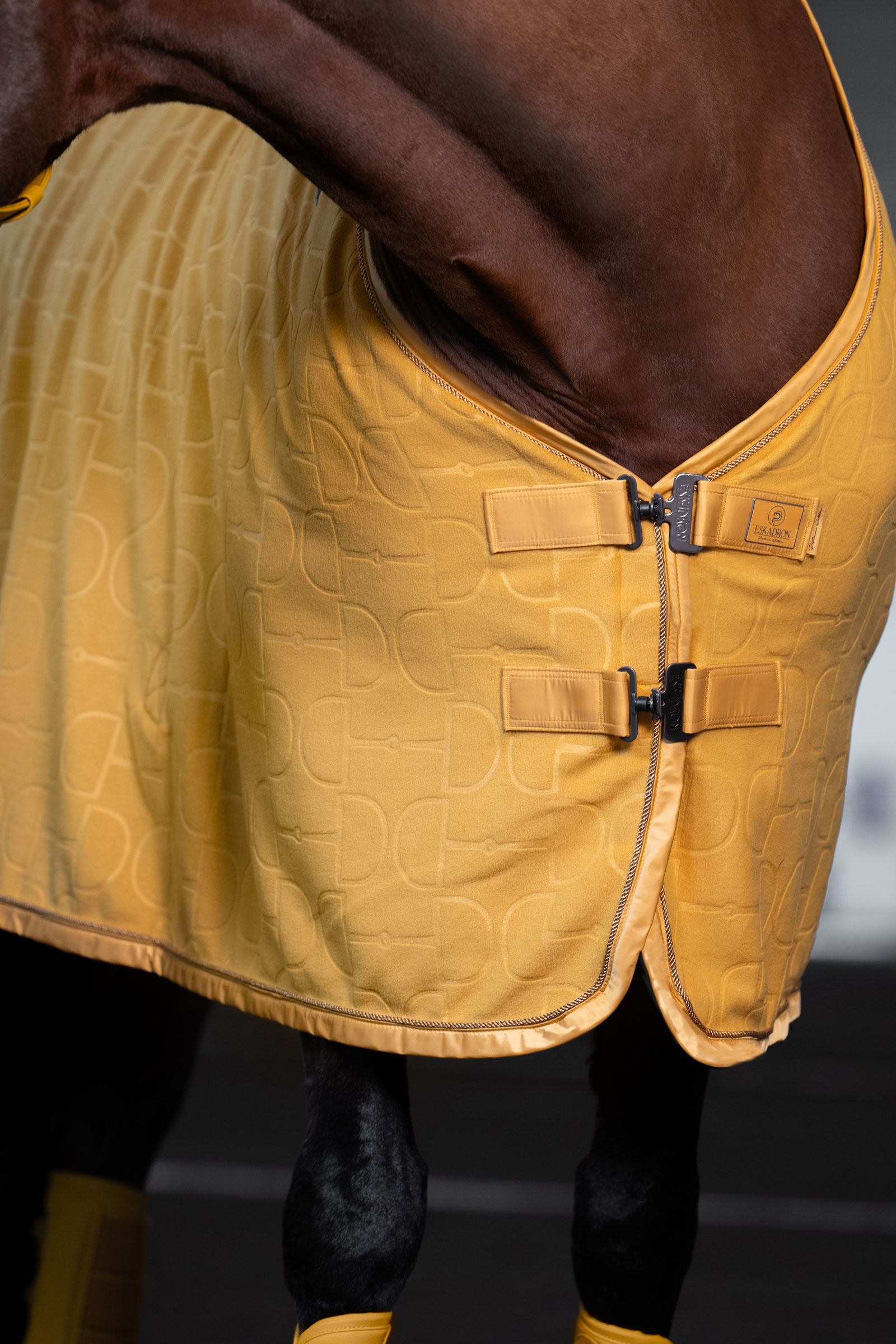 Eskadron Platinum 25 Fleece Stamp Bit Zweetdeken