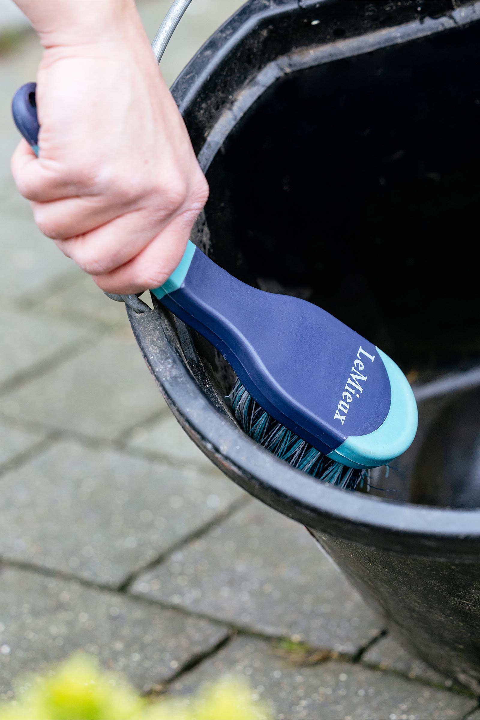 LeMieux Emmerborstel