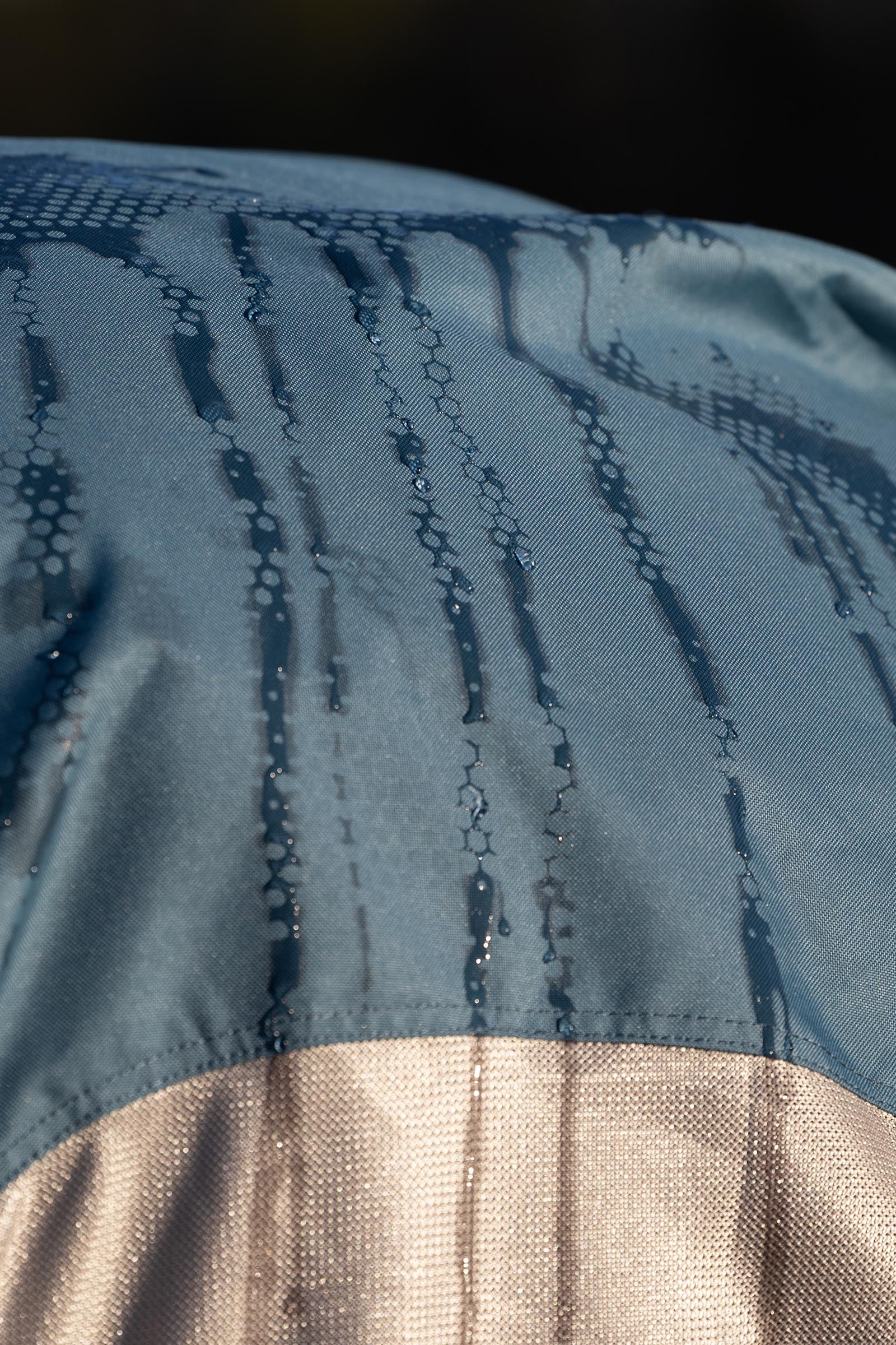 LeMieux Arika Camo Shower-Tek vliegendeken met afneembare hals