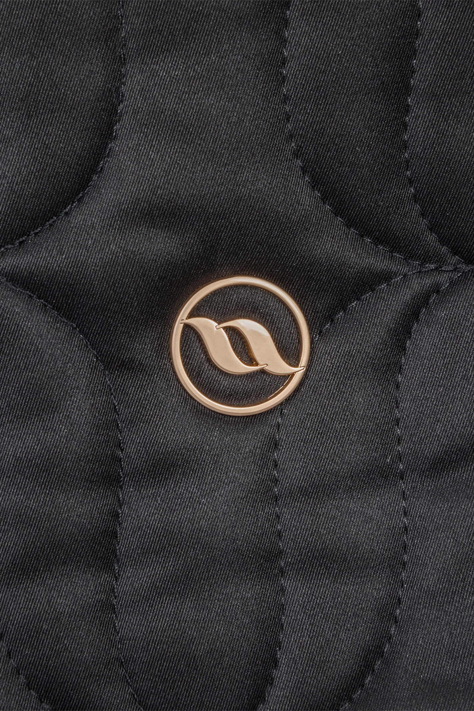 Back on Track Deep Nights Zadeldekje Springen