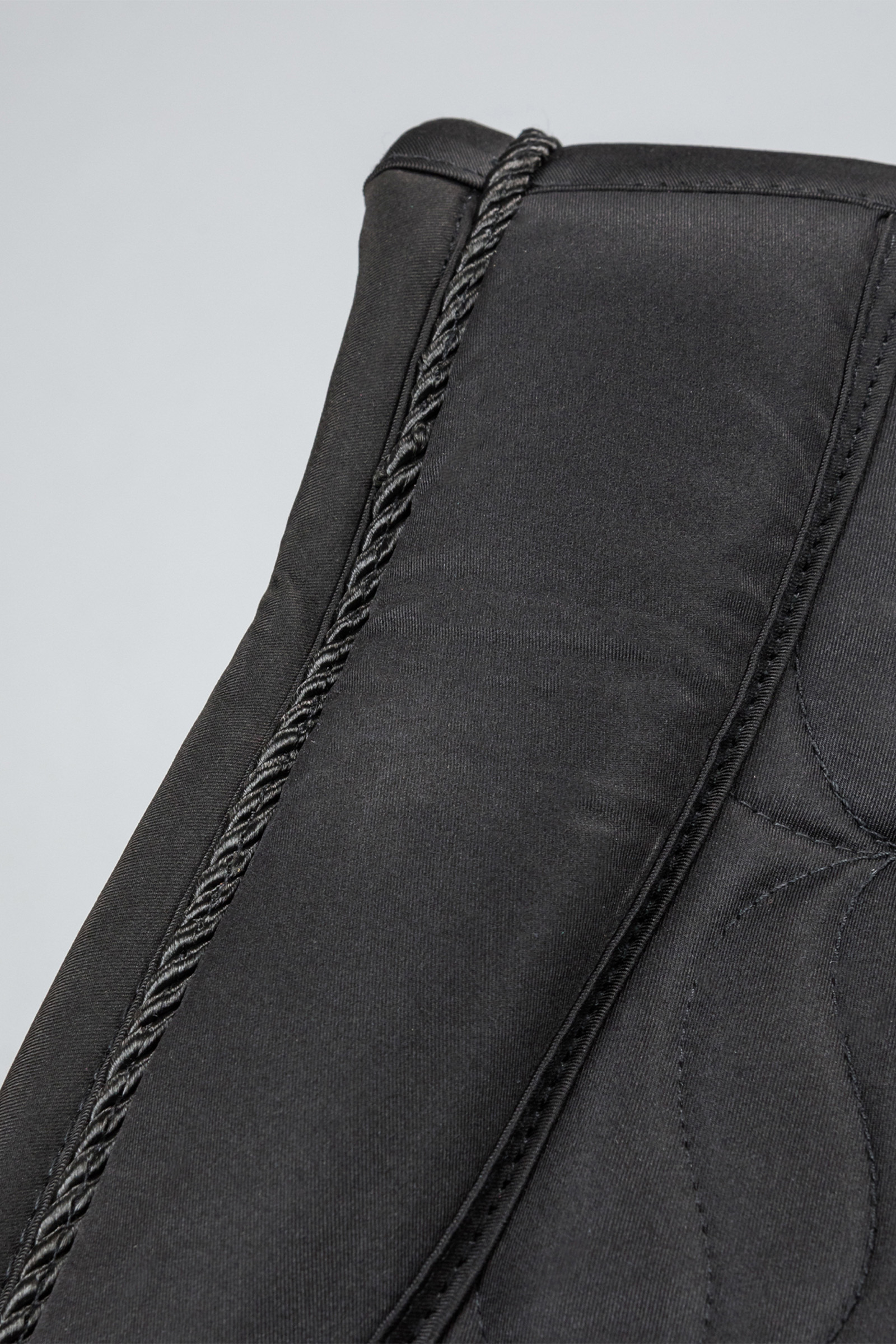 Back on Track Deep Nights Zadeldekje Springen