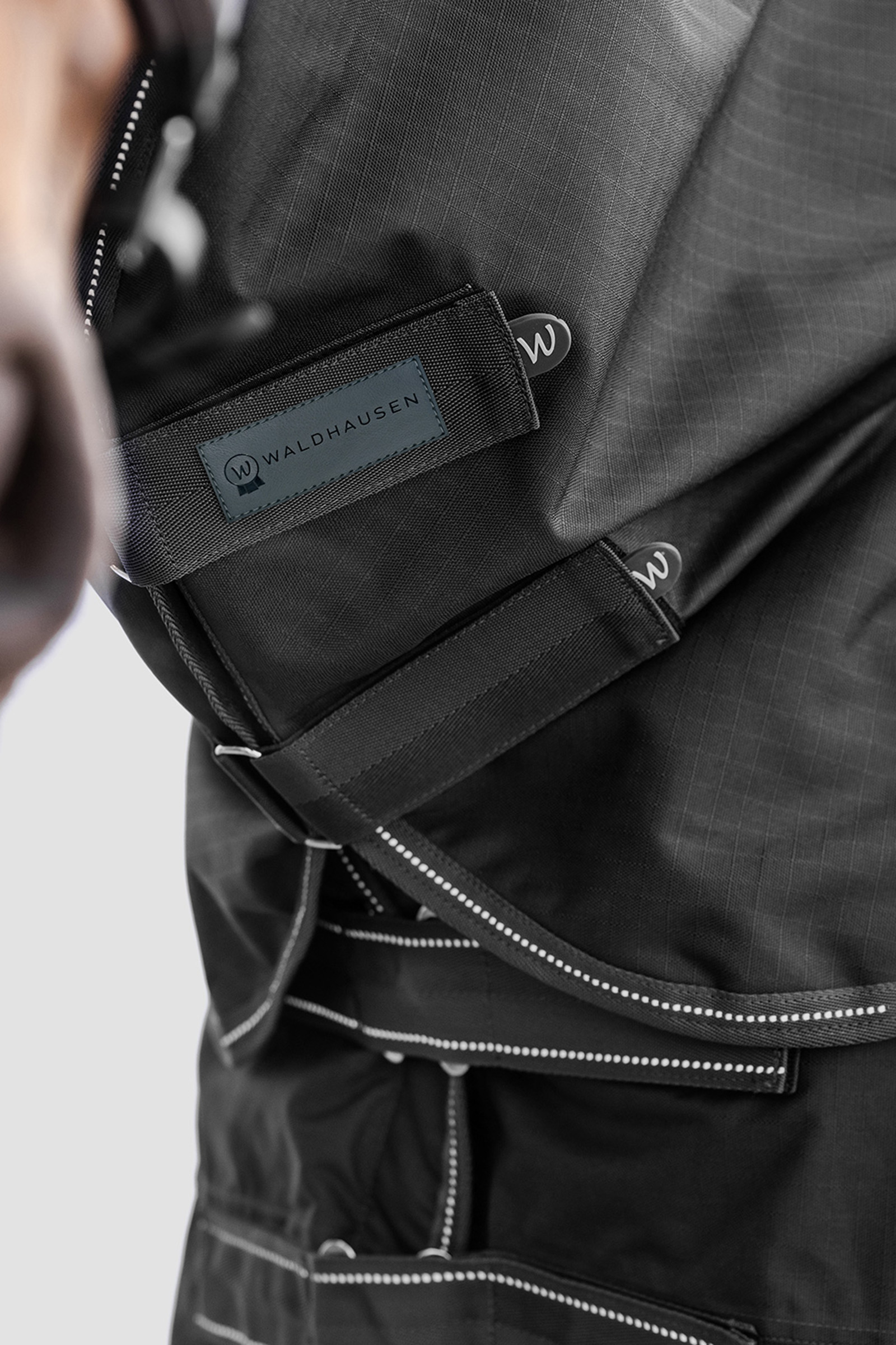 Waldhausen 600D Outdoor Neck Rug, 200 g