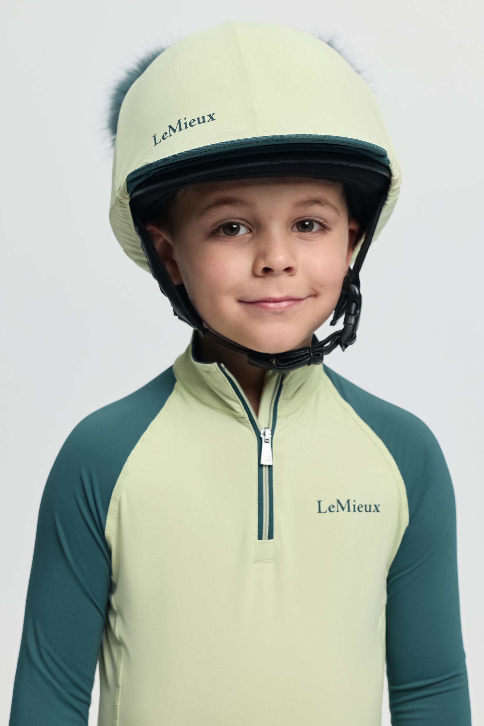 Macaron LeMieux Mini dubbele pom helmovertrek