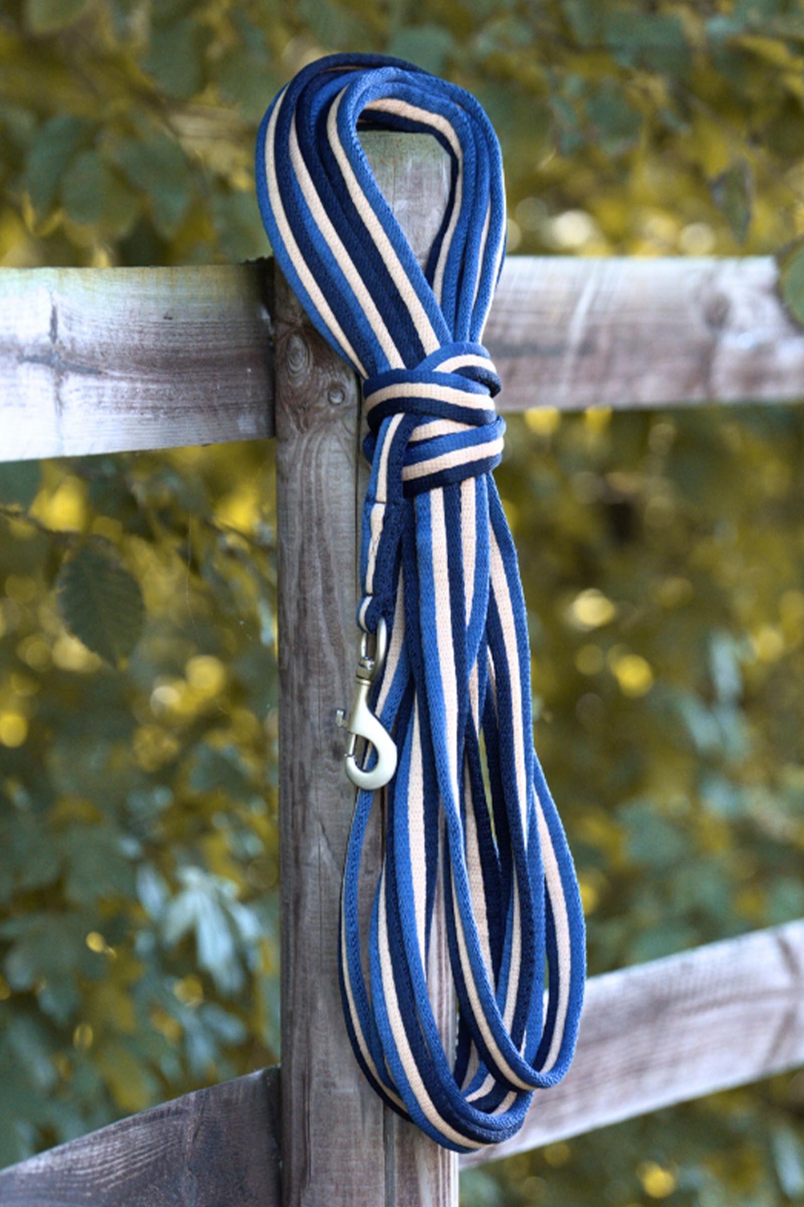 Smoke Blue-Creme-Navy Kavalkade KavalDuo longe