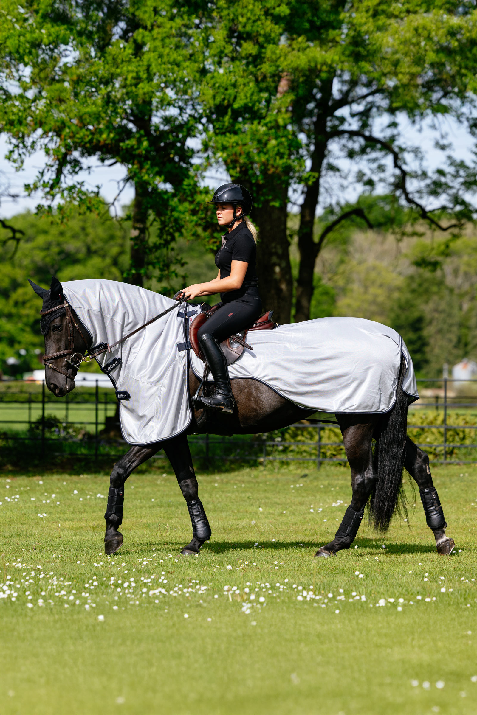 LeMieux Ride On vliegendeken voor training met afneembaar hals- en schouderdeel