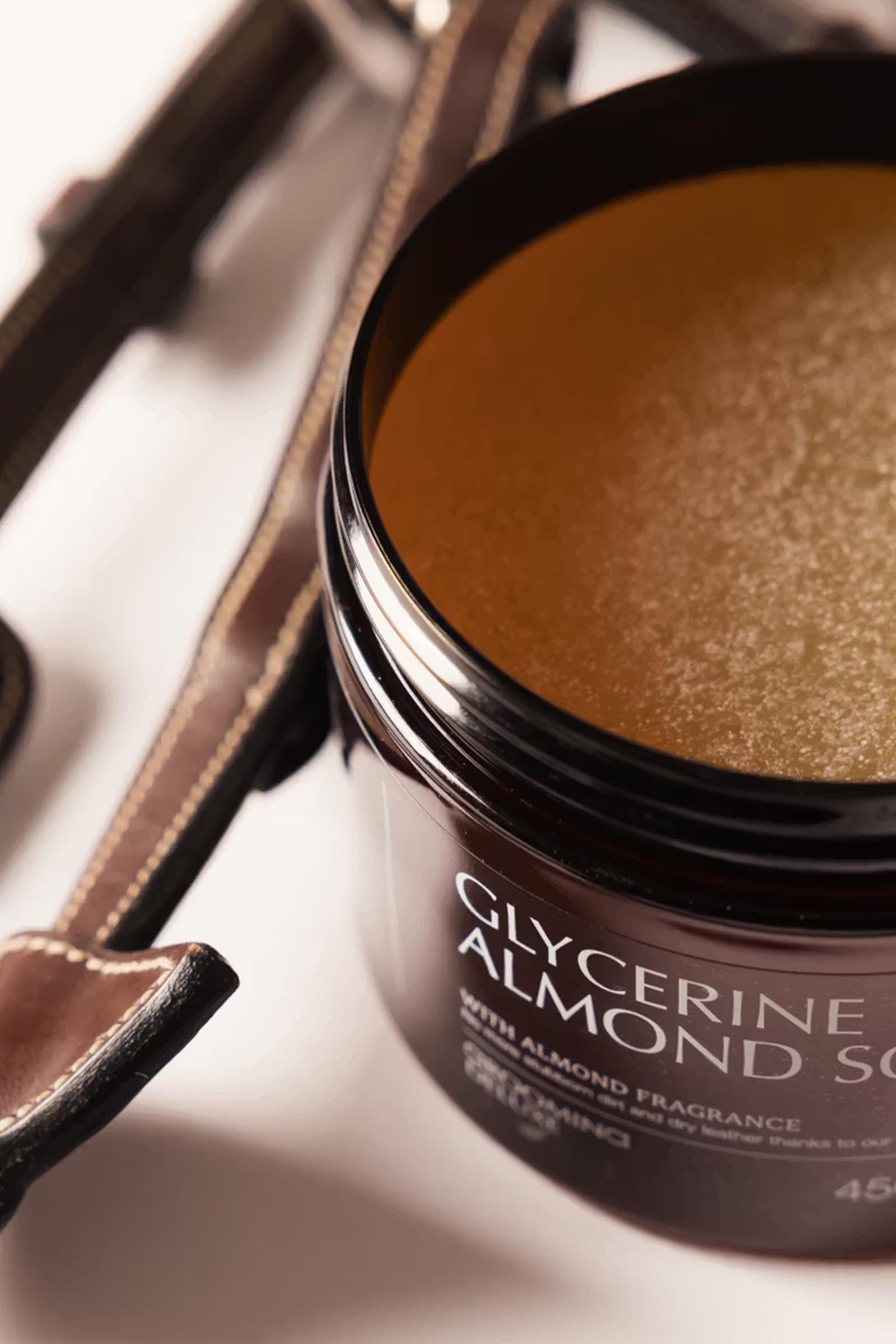 Grooming Deluxe Glycerine amandelzeep, 450 ml